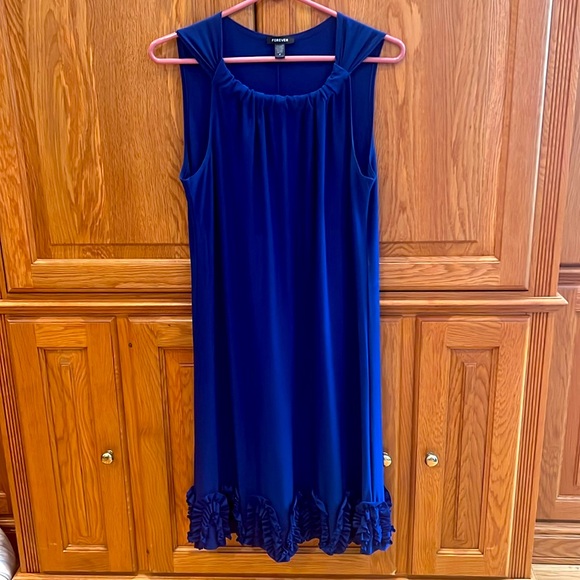 Cute summer dress with a really fun bottom - Picture 2 of 15